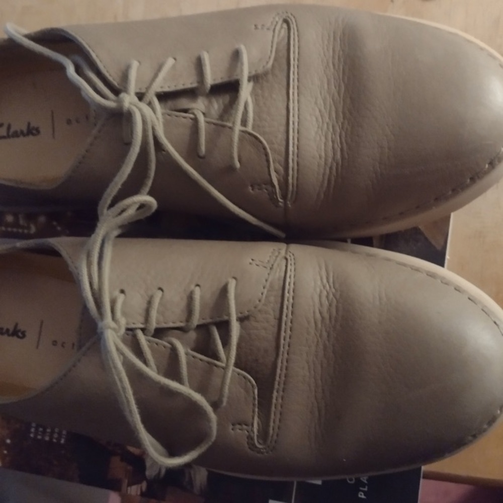 Clarks Men's Activewear Tan Butter Soft Leather Oxfords